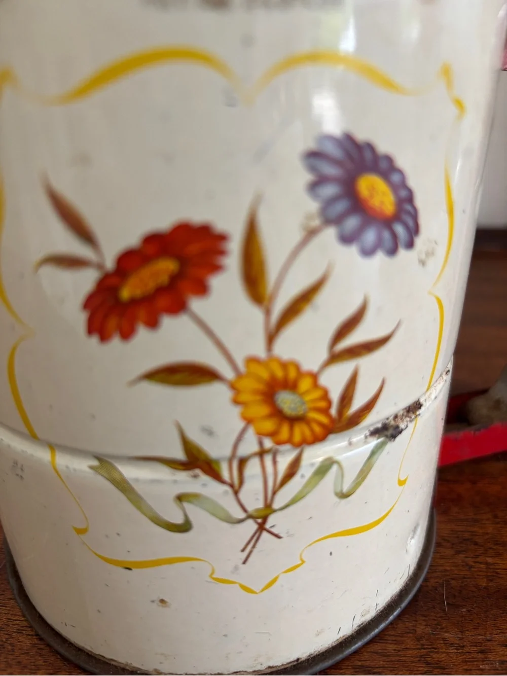 Cream Vintage Androck Hand-i-Sift Floral Sifter with Red Handle 1940s